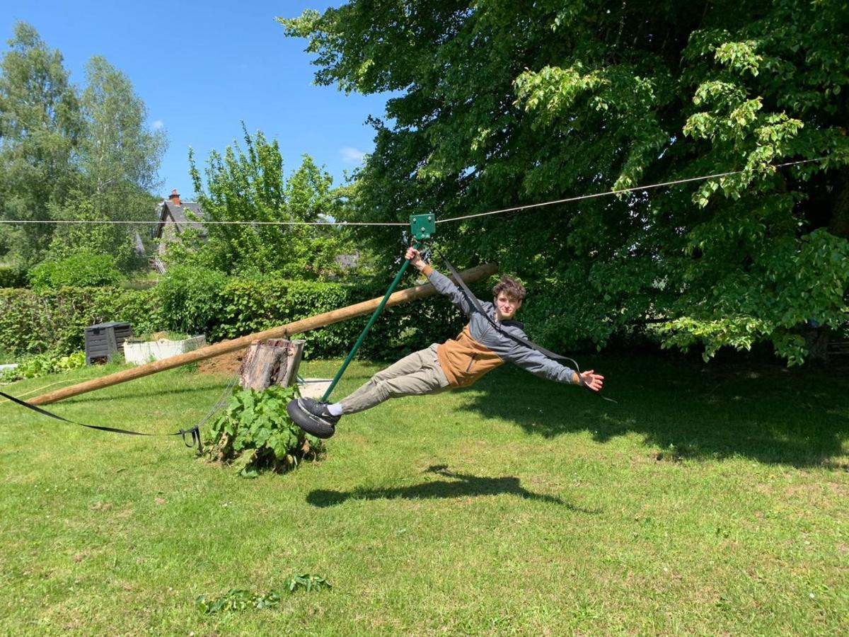 Gîte de 2 à 18 personnes Saint-Exupery-les-Roches Exterior foto