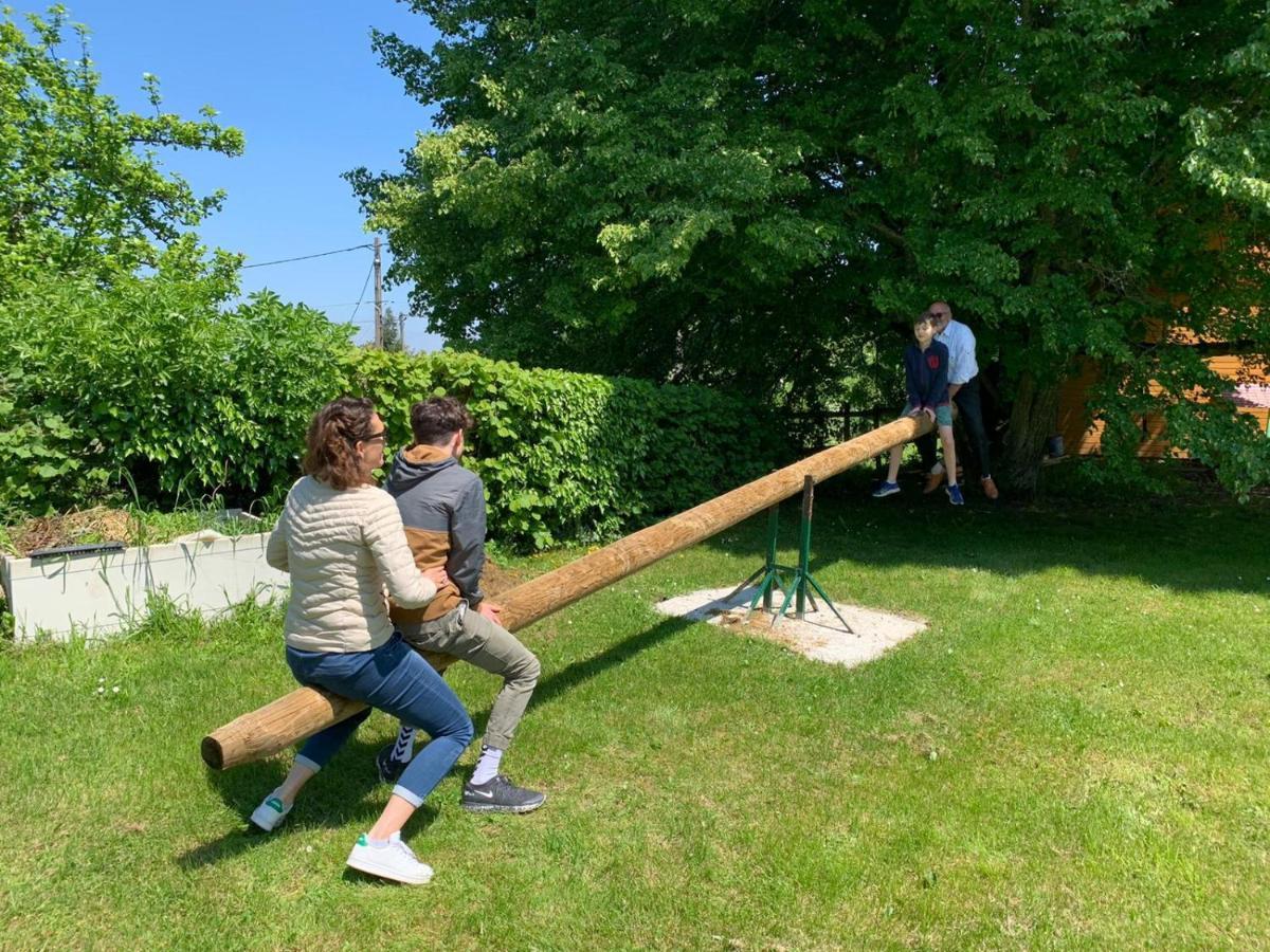 Gîte de 2 à 18 personnes Saint-Exupery-les-Roches Exterior foto